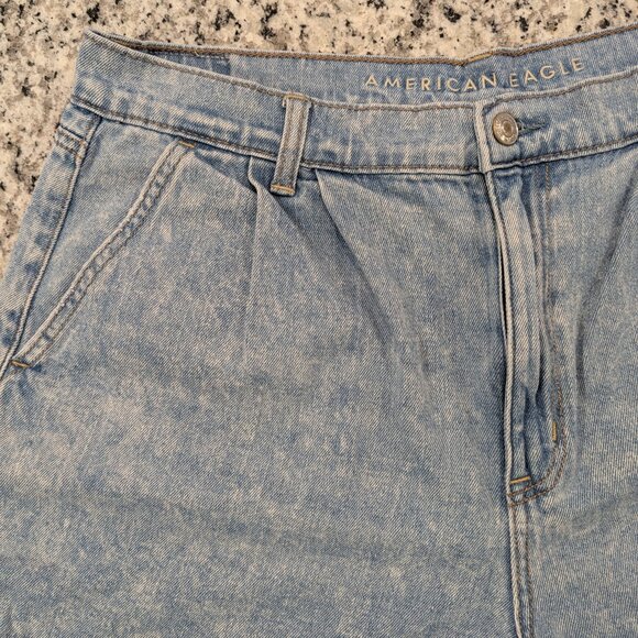 AMERICAN EAGLE Mom Shorts 14 Light Wash Vintage-Look Pleated Front 90's Mom - Picture 4 of 9